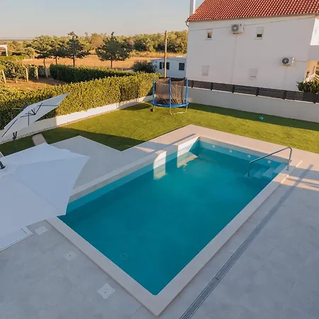 Stunning Marea With A Private Pool Villa