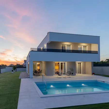 Вилла Stunning Marea With A Private Pool