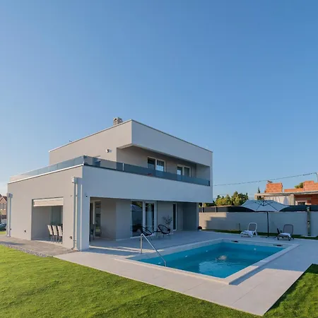 Stunning Marea With A Private Pool Villa *