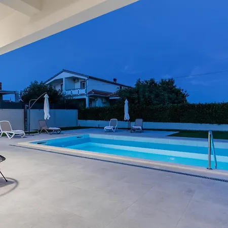 Stunning Marea With A Private Pool Врси