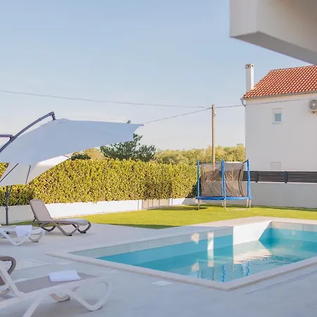 Stunning Marea With A Private Pool Villa