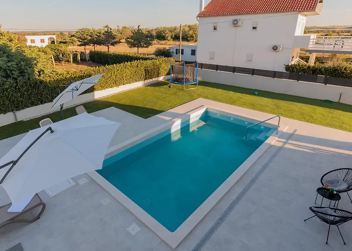 Stunning Marea With A Private Pool Villa