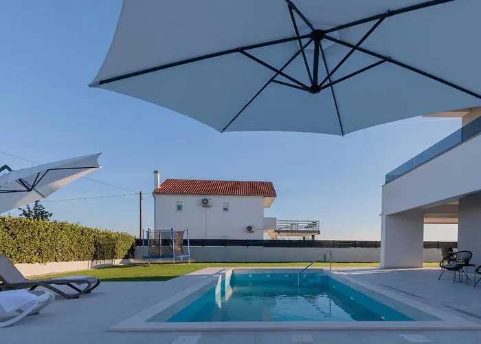 Stunning Marea With A Private Pool Vrsi