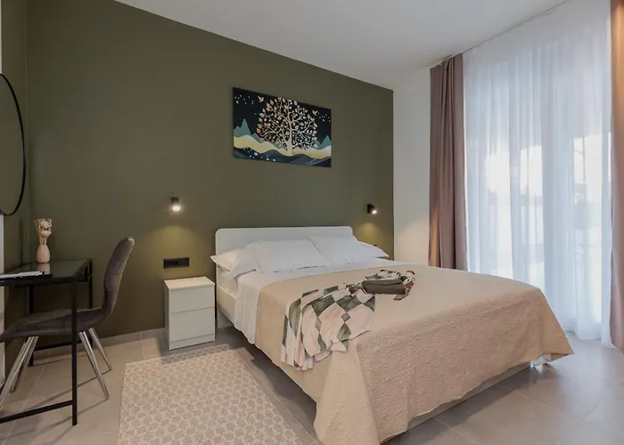 Stunning Marea With A Private Pool * Врси