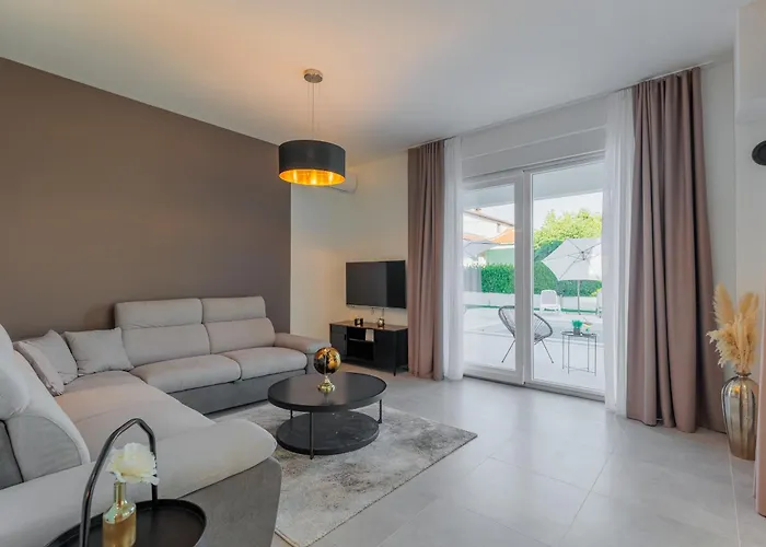 Stunning Marea With A Private Pool Villa