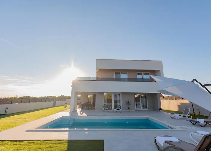 Villa Stunning Marea With A Private Pool Vrsi