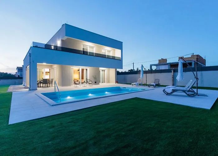 Stunning Marea With A Private Pool Вилла Врси