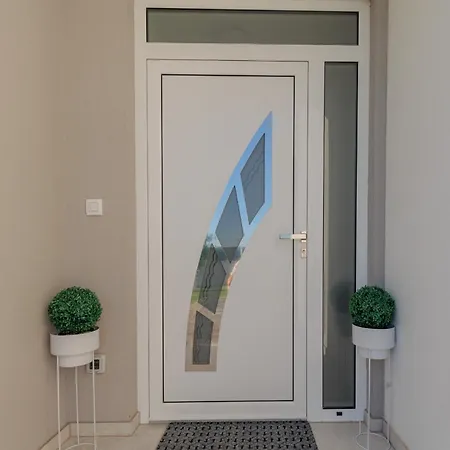 Vila Stunning Marea With A Private Pool *