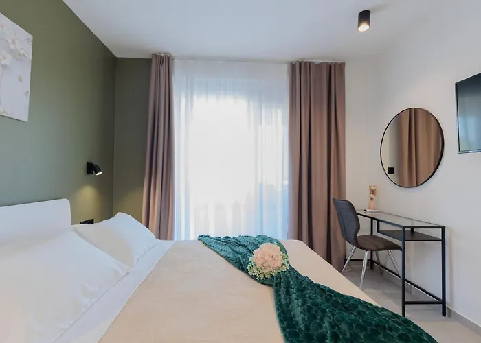 别墅 Stunning Marea With A Private Pool 沃希