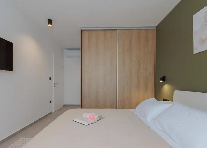 Stunning Marea With A Private Pool 别墅 *