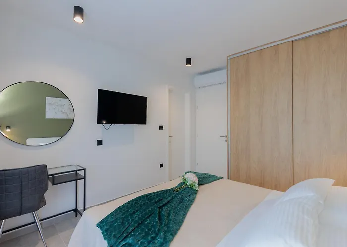 Stunning Marea With A Private Pool 别墅