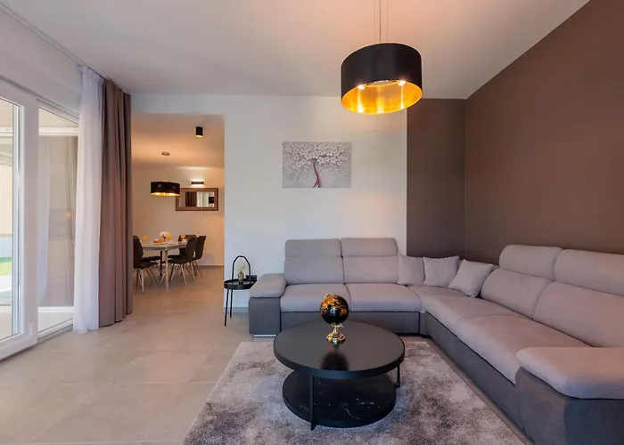 别墅 Stunning Marea With A Private Pool 沃希